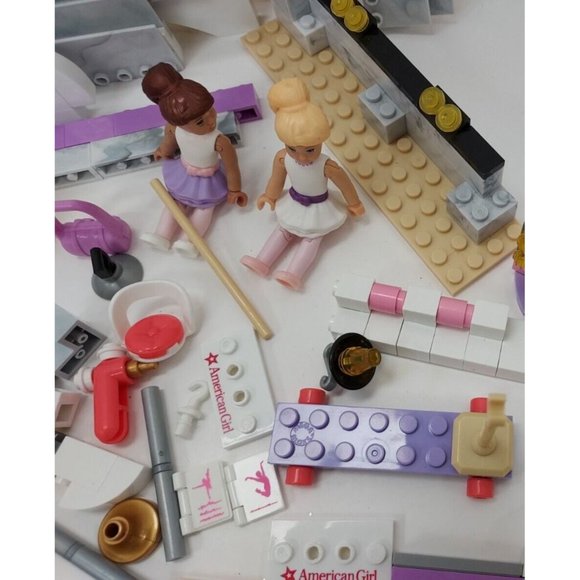 American Girl Mega Construx Isabelle's Ballet Recital Set - Picture 3 of 16